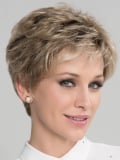 Perücke Alba Comfort kurz gestuft mit Rooted-Effekt (dunkle Ansätze), moderner und natürlicher Look, ideal für den Alltag.