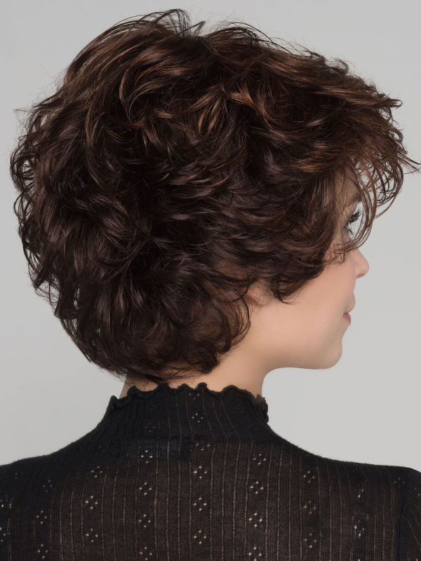 Perücke Alexis Ellen Wille: schicker Wellenschnitt, natürliches Volumen, Rooted-Effekt (dunkle Ansätze) und Mix-Effekt (Balayage