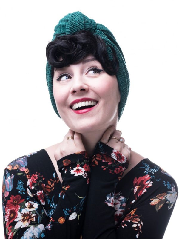 Lockige Erwachsenenfransen aus Kunstfaser zum Tragen unter Turban oder Kopftuch, mit patentierter Passform für Alopezie geeignet