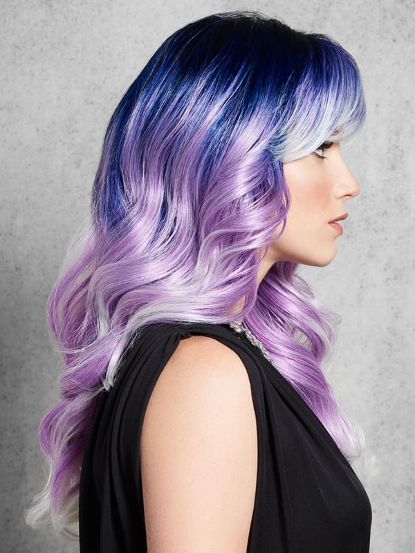 Perücke Artic Metall Gisela Mayer: lange gewellte blaue violette grau-metallische Abstufung mit Pony