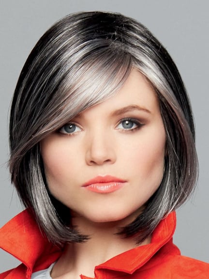 Fashion Page: schöner mittelkurzer Bob mit ultra-femininer Strähne