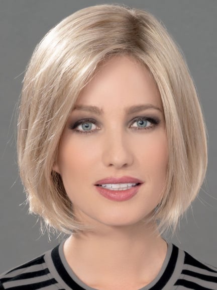 Tragen Sie Fill In Volumizer mit Rooted Effekt und dezenten Balayage Glanzlichtern