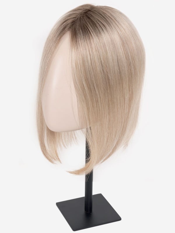 Tragen Sie Fill In Volumizer mit Rooted Effekt und dezenten Balayage Glanzlichtern