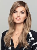Perücke Angelina Lace Gisela Mayer, lang und gestuft, natürlicher Effekt. Farbe des Modells: 12/26+8.