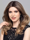 Perücke Gisela Mayer Vision Star Lace Part: langes, natürlich gewelltes Haar, dezente und feminine Lace-Part-Verarbeitung.