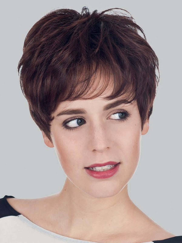 Perücke Light Lace Comfort: anpassbarer Kurzhaarschnitt, natürliches Erscheinungsbild, bequem und einfach im täglichen Styling.