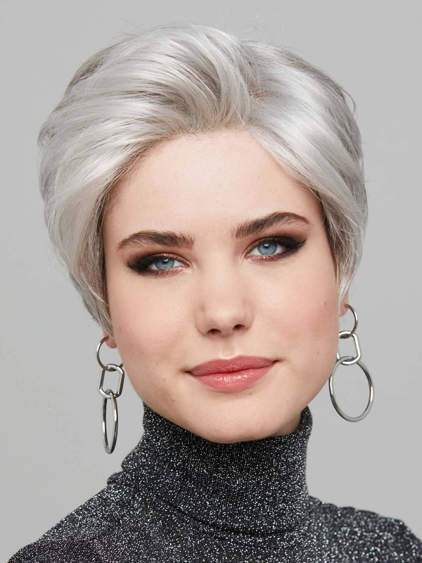 Perücke Light Lace Comfort: anpassbarer Kurzhaarschnitt, natürliches Erscheinungsbild, bequem und einfach im täglichen Styling.