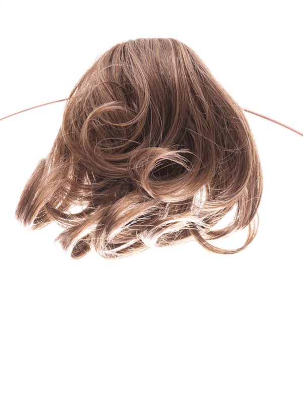 Gewellter Erwachsenen-Pony aus Kunstfaser zum Unterstecken unter Turban oder Tuch, mit patentiertem Halt, geeignet bei Alopezie.