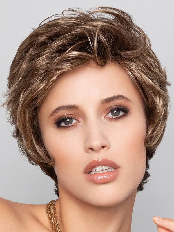 Perücke Sun Point Gisela Mayer: kurzer Stufenschnitt, natürliches Volumen und dezenter Look