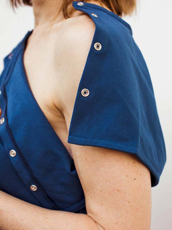 Damen-T-Shirt Calinea aus ultraweicher Baumwolle, Druckknopföffnungen für den Zugang zum Port-a-Cath während der Chemotherapie
