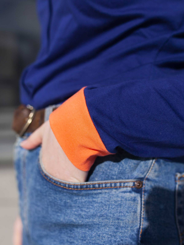 Damen-T-Shirt Cocoonea mit langen Ärmeln aus Baumwolle, Druckknopföffnungen für den Zugang zum Port-a-Cath bei der Chemotherapie