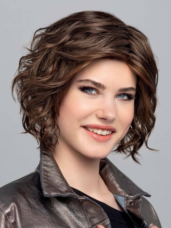 Perücke It Curl Gisela Mayer, kurzer Schnitt mit natürlichen Wellen und weichen Locken, Finger-Styling für ein sehr natürliches 