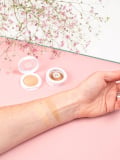 Concealer MÊME 98% natürlich: deckt Augenringe und Rötungen ab, langanhaltender natürlicher Finish, für empfindliche Haut (helle