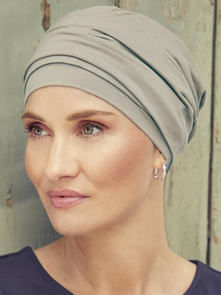 Nomi Mütze aus Luxus-Baumwolle — ultra weicher Turban mit volumengebendem Stirnband