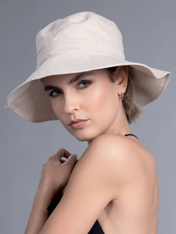 Hut Mava mit breiter Krempe aus Baumwolle und Leinen: elegant, bequem, ideal zum Schutz vor der Sonne in diesem Sommer.