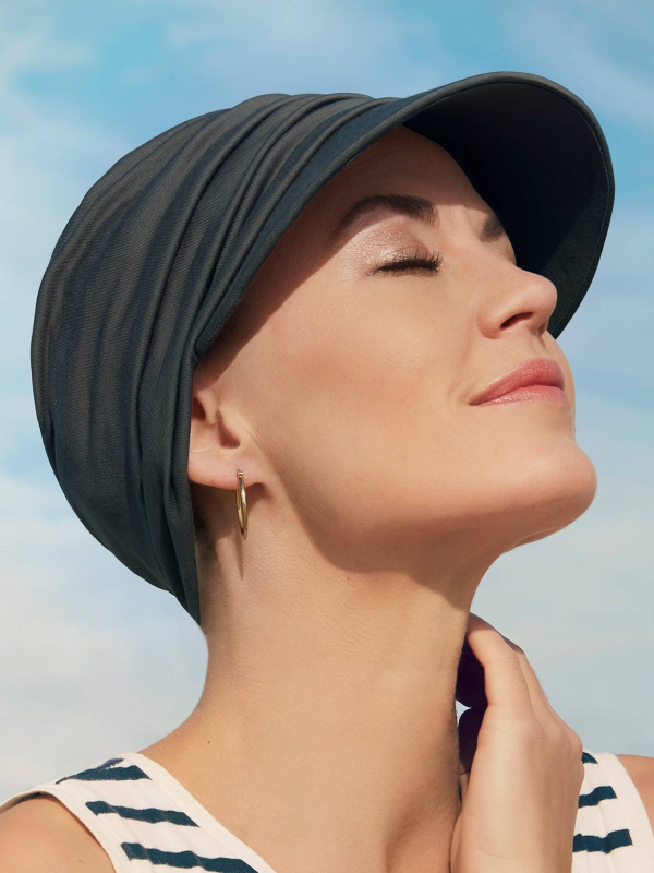 Chemo-Mütze Drapée Soft Line Sun Christine Headwear: voluminöser Drapé, Schirm, UPF50+ und 37.5®-Technologie für die Kopfhaut 