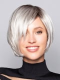 Perücke Kate Lace Gisela Mayer: glatter Kurzhaarschnitt, leichter Stufenschnitt, unsichtbares Lace Front, natürlicher und dezent