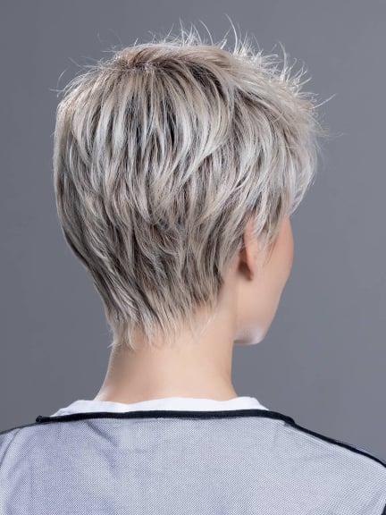 Perücke Bliss, kurzer Boyish-Schnitt mit feinem Pony und Film Lace — Ellen Wille