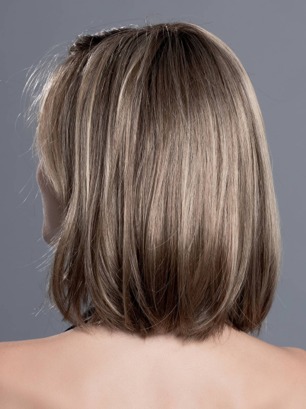 Perücke Flirt Mono Part: weicher Bob, seitlicher Pony und extra langer unsichtbarer Rand