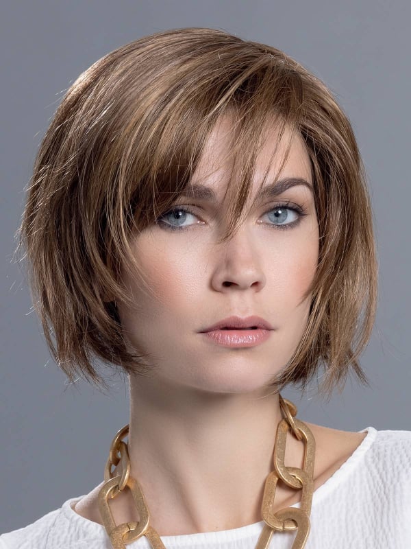 Perücke Ellen Wille French Mono Part: kurzer glatter Bob, stylischer langer Pony, natürliches Erscheinungsbild und dezenter Sche