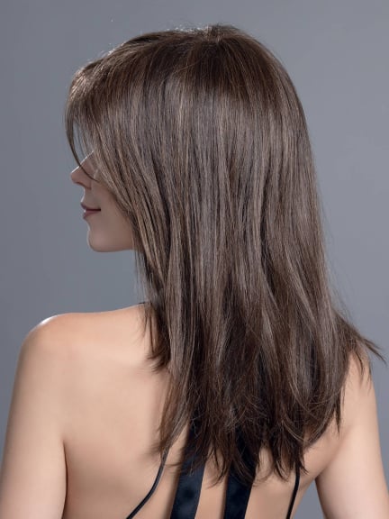 Impress — lange Perücke 45 cm, gerader Pony und gestufter Schnitt