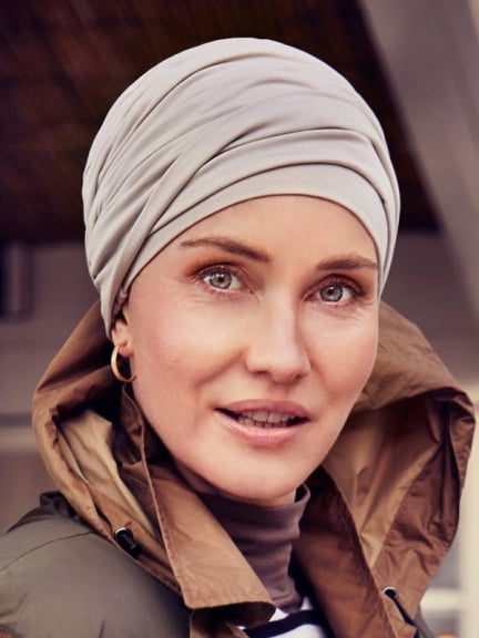 Nomi Mütze aus Luxusbaumwolle — ultraweicher Turban mit Volumenband
