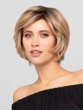 Perücke Supreme Short Gisela Mayer: kurzer Stufenschnitt, diskreter Cinema-Tüll, 50% Echthaar Remy Hair.