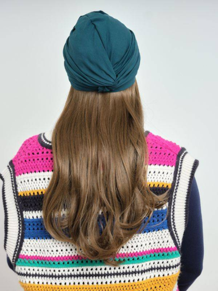 Reverse Pony Langes Wavy — Premium-Kunstfaser, unter Turban oder Mütze getragen