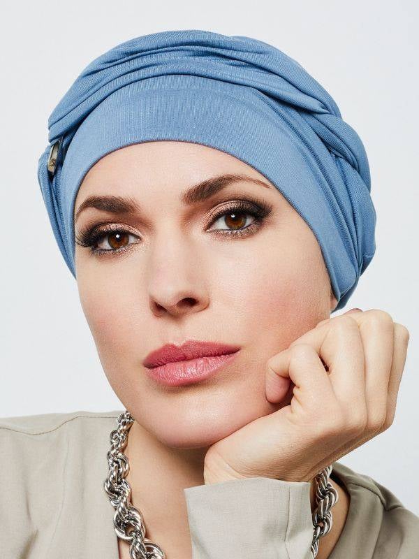 Set Amira Gisela Mayer: Chemo-Mütze aus Bambus mit geknotem Stirnband und Metallschnalle, bequem und elegant bei Alopezie