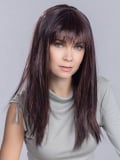 Cher Perücke von Ellen Wille, lang und glatt mit dunklem Ansatz, Styling mit sanften Wellen