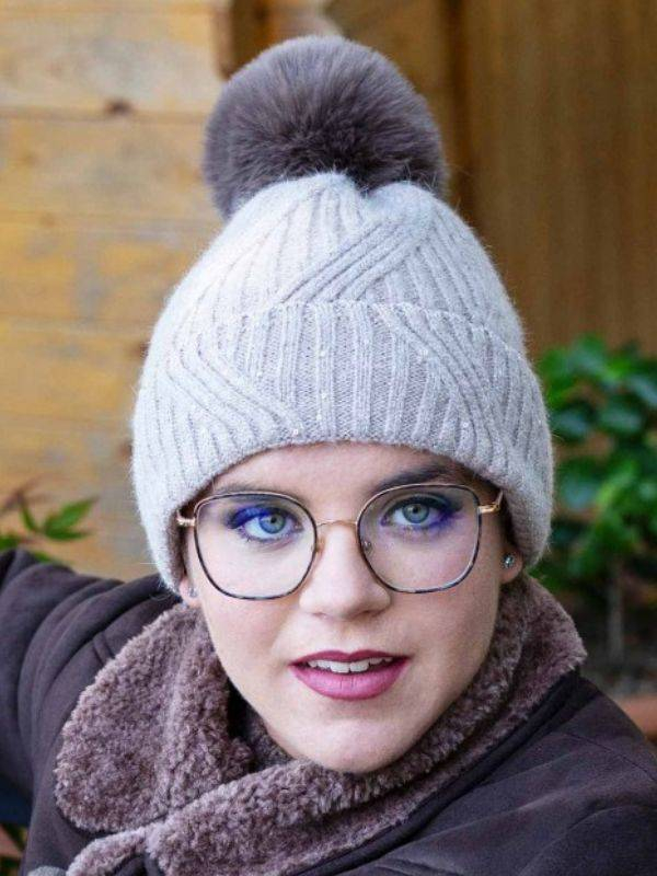 Mütze Sacha MM Paris mit Bommel, warmes Fleece-Innenfutter, leicht schimmernde Farbtöne