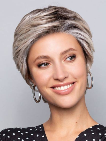 Perücke Nature Flirt Mono Lace — kurzer, gestufter Schnitt, unsichtbare Frontpartie
