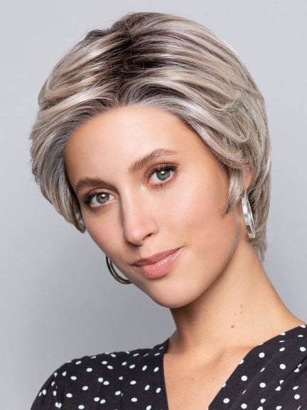Perücke Nature Flirt Mono Lace — kurzer, gestufter Schnitt, unsichtbare Frontpartie