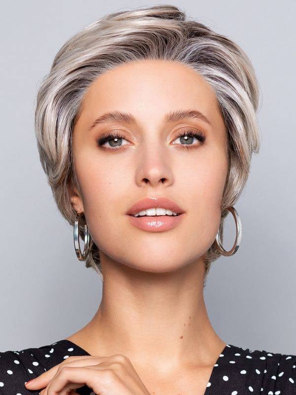 Perücke Nature Flirt Mono Lace Gisela Mayer: kurzer, ausgedünnter Schnitt, unsichtbare Lace-Front, Thermofaser 150°C, natürliche