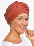 Chemo-Turban Hannah Rosette La Vedette aus luftigem Baumwollgaze, vorgeformte Basis, komfortabel und leicht zu binden