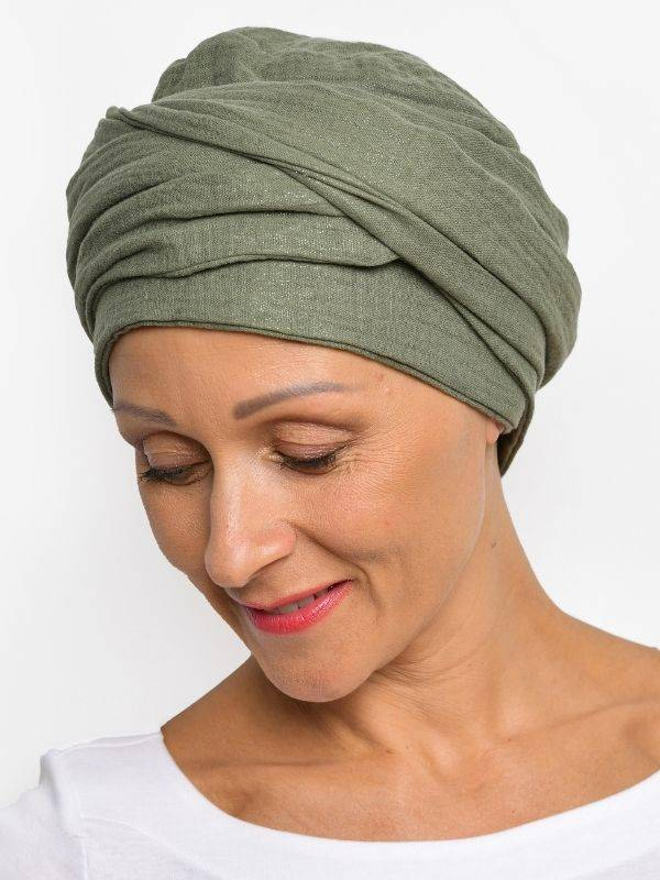 Chemo-Turban Hannah Rosette La Vedette aus luftigem Baumwollgaze, vorgeformte Basis, bequem und einfach zu binden
