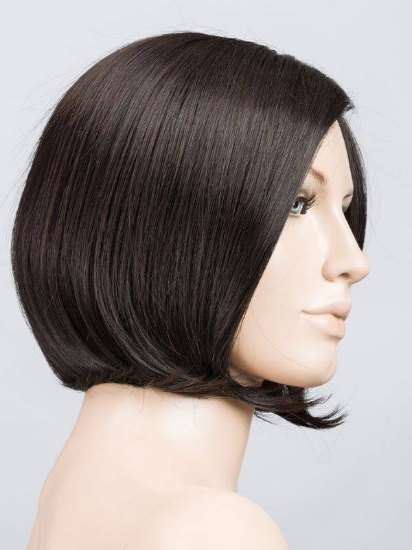 Perücke Ellen Wille Adore Mono Part: mittellanger welliger Bob, Prime Hair, seitlicher Scheitel, natürliches und komfortables Er