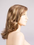 Perücke Ellen Wille Alive Mono Part halblang gestuft, natürlicher Effekt mit dunklen Ansätzen (rooted) und Balayage (mix).