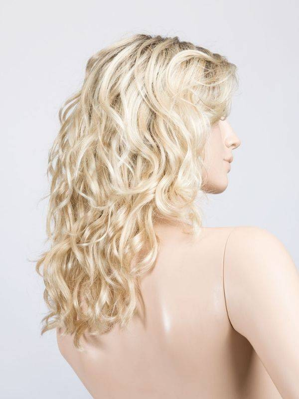 Perücke Wanted Mono Part Ellen Wille: XXL-Locken, modulierbarer Pony, natürlicher Effekt und glamouröses Volumen