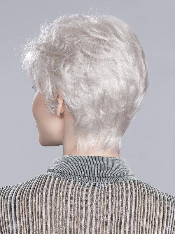 Perücke Apart Hi Hair Power gewellt mit Ansatz-Effekt (Rooted), Volumen im Hinterbereich und Kinofilm-Tüll-Stirnrand.