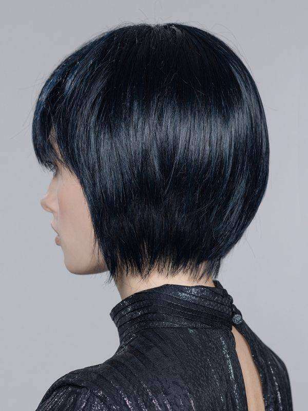 Perücke Blues Ellen Wille: kinnlanger Bob, leichter Pony, abgestufte Nackenpartie, dunkler Ansatz-Effekt und Balayage-Strähnchen