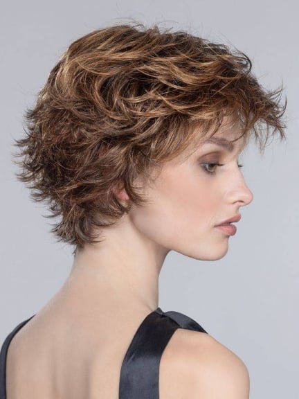 Perücke Date in modernem Balayage mit schmeichelhaftem Kurzschnitt