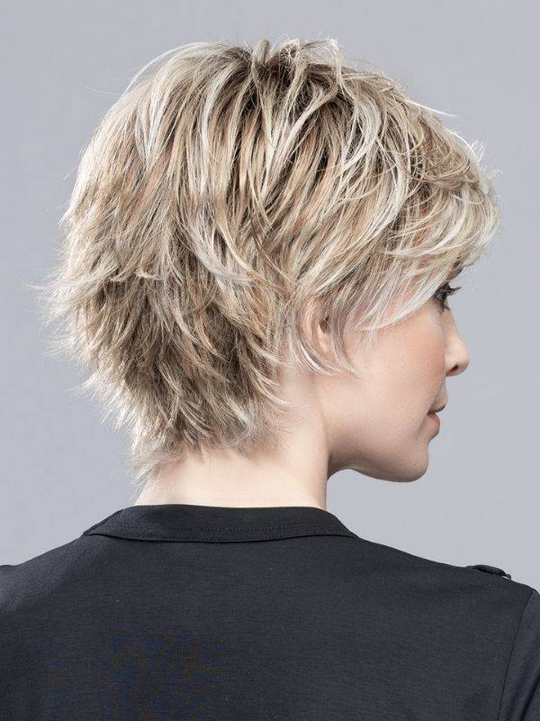 Perücke Flip Mono kurz, freigestellter Nacken, ausgefranste Haarspitzen hinten für ein natürliches, schickes und sportliches Vol