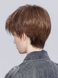 Perücke Beat Ellen Wille: kurzer, gestufter Schnitt mit Pony, eleganter Fall und natürlicher Look