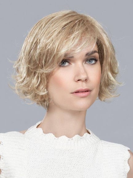 Like Mono Part: kurzer natürlicher Bob mit seitlichem Pony – Entdecken Sie diesen eleganten Stil