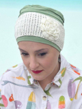 Stirnband Vélia MMParis aus Spitze, allein oder auf einem Turban getragen – schickes und glamouröses Accessoire für den Winter