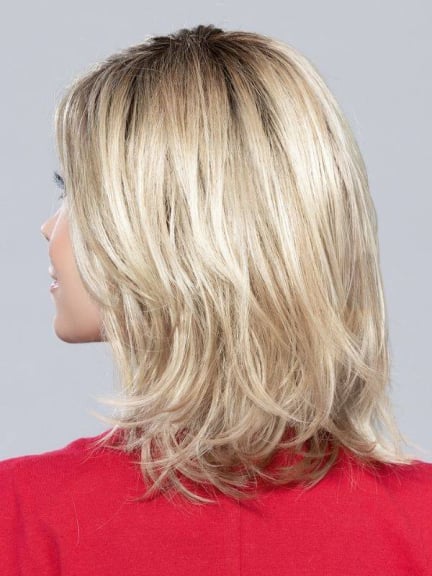 Lucky Mono Part Perücke seitlicher Pony dunkle Wurzeln dezente Balayage