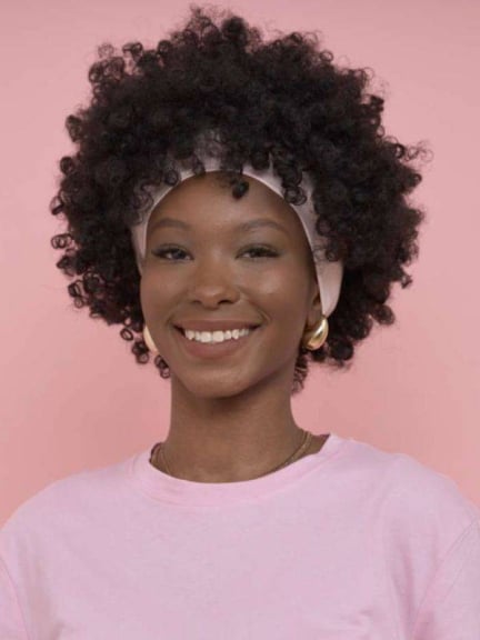 Halbe Perücke mit Afro-Krepp-Stirnband aus japanischer Curly-Faser — natürlicher und komfortabler Look