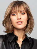 Entdecken Sie Carley Mono Top — mittellanger Bob mit geschichtetem Pony, um Alopezie elegant zu kaschieren.