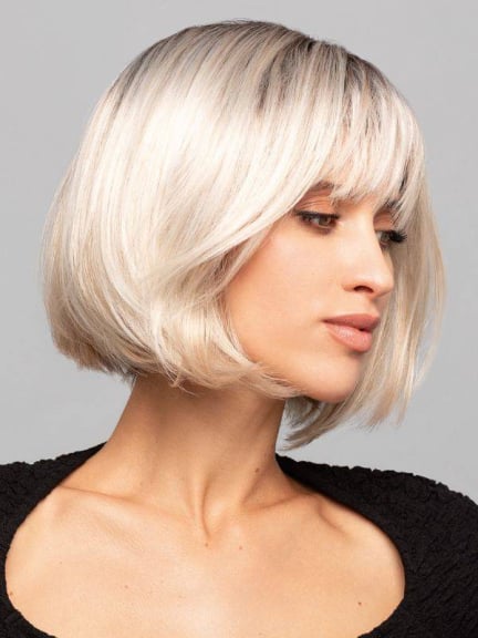 Perücke Scarlett: asymmetrischer Bob, ausgedünnter Pony, natürliches Volumen (Vision 3000)
